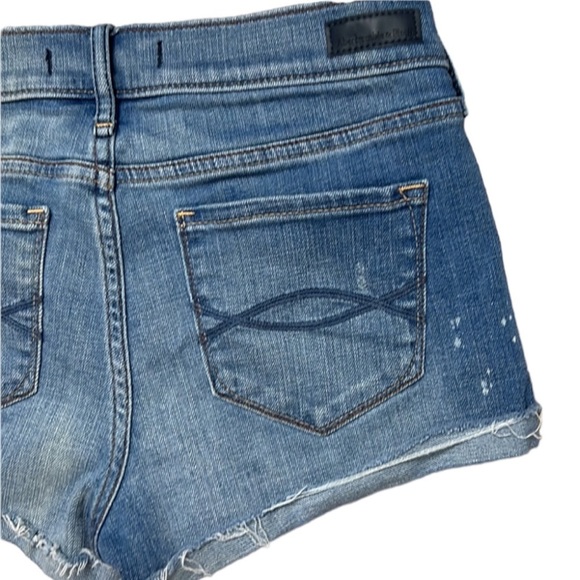 Abercrombie & Fitch Jean Short Sz 26 Medium Wash Distressed Denim Jean Shorts - Picture 8 of 8